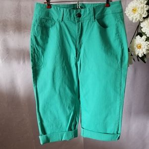 NWOT Riders by Lee Turquoise Capris Sz. 12M